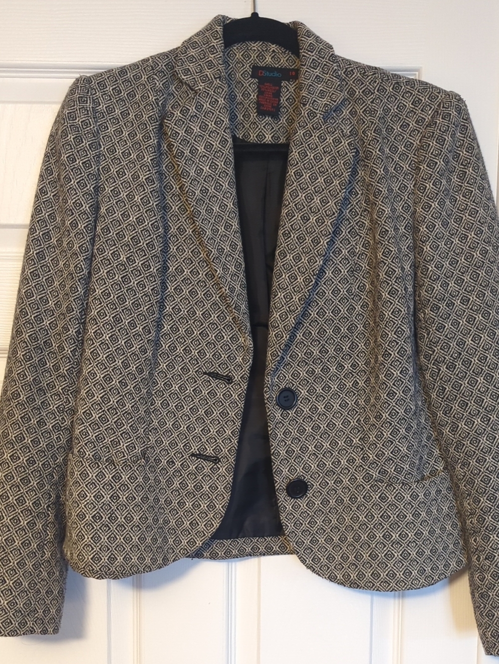 DStudio Black & Ivory Diamond-Pattern Blazer